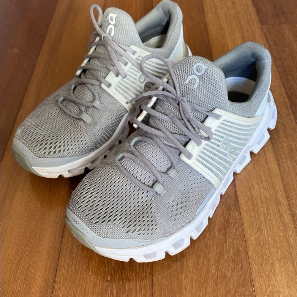 On cloud swift tennis shoes